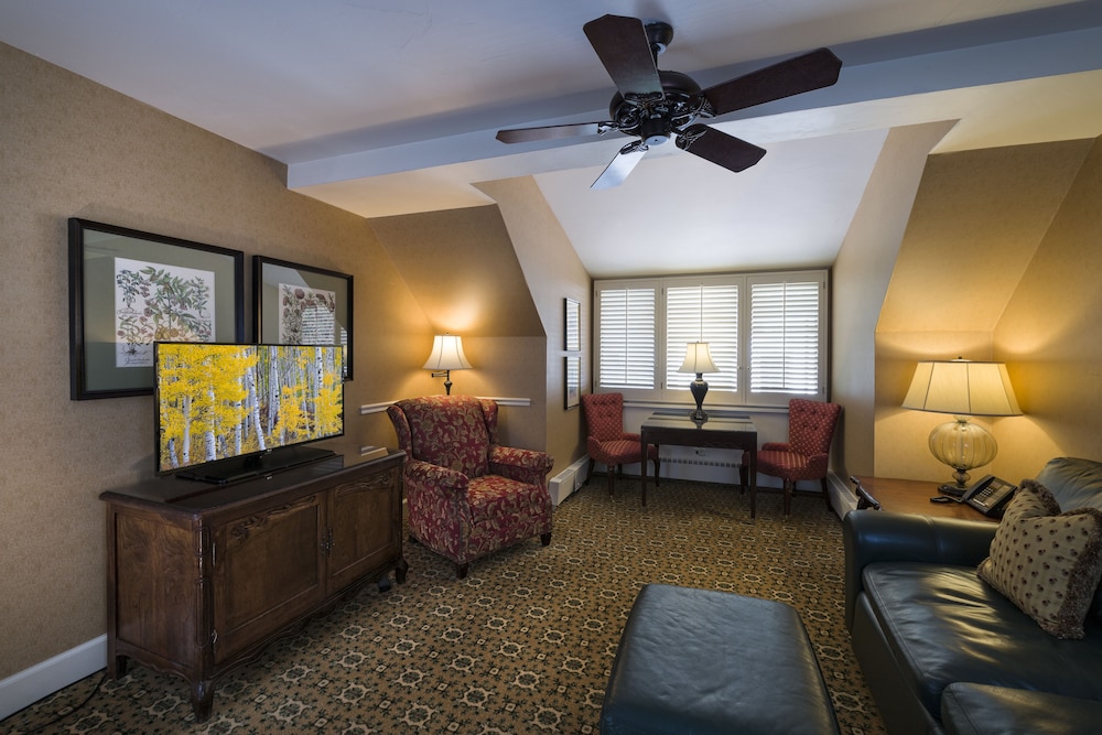 Poste Montane Lodge 36/62
