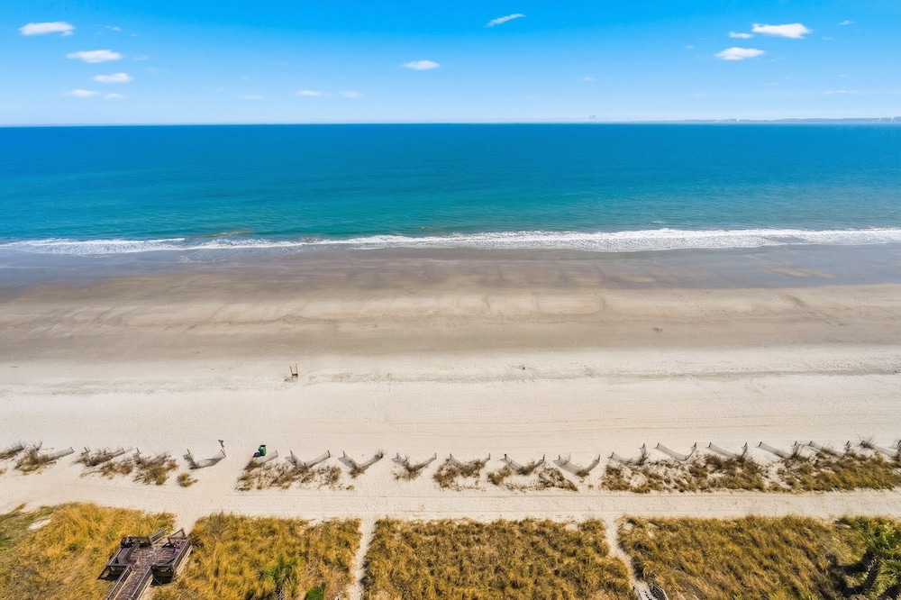 Grande Beach Resort 46/51