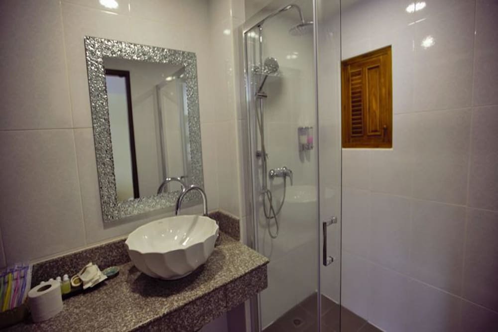 Md Boutique Hotel 35/41