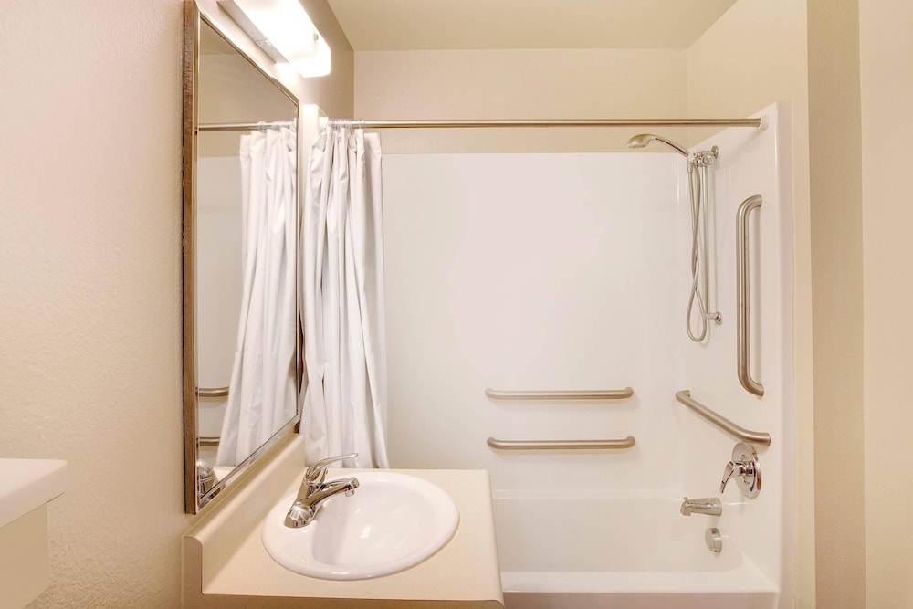 WoodSpring Suites Baton Rouge Airline Highway 53/54