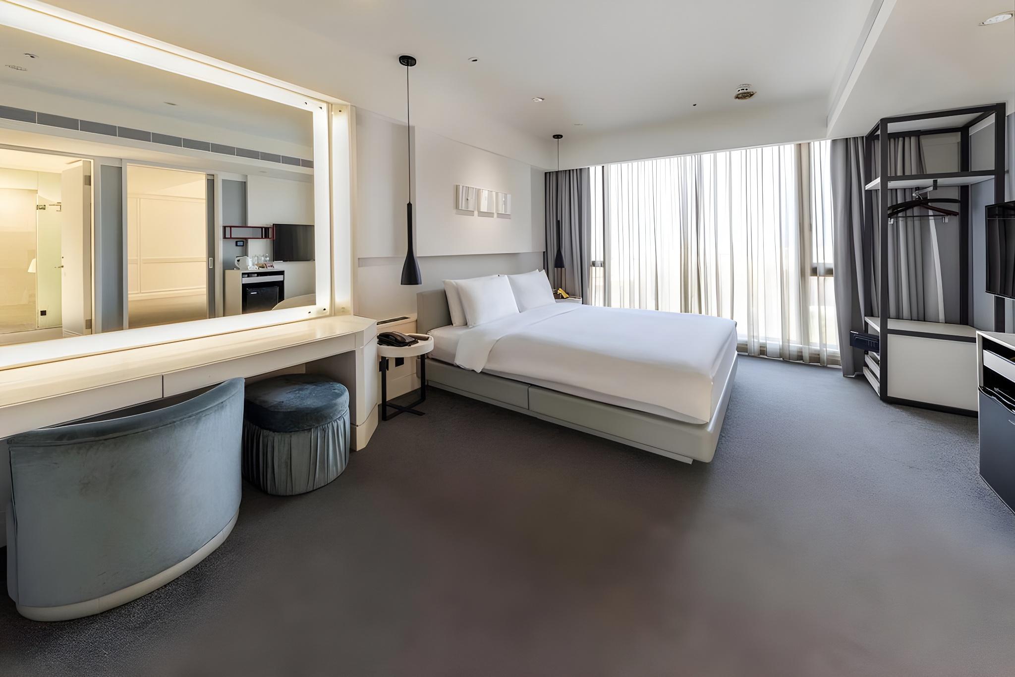 City, Suite