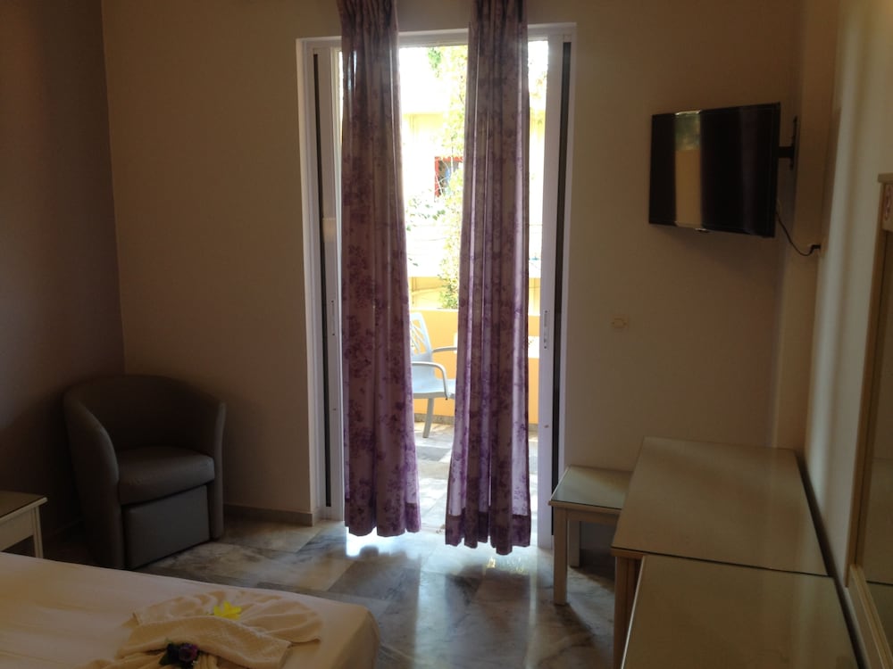 Kyriaki Hotel 32/64