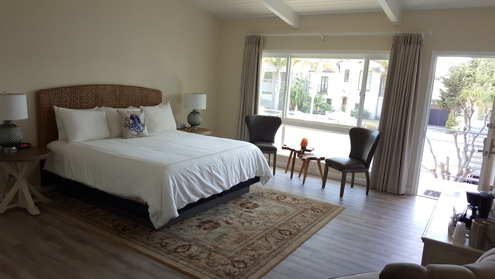 Pacific Crest Hotel Santa Barbara 10/50