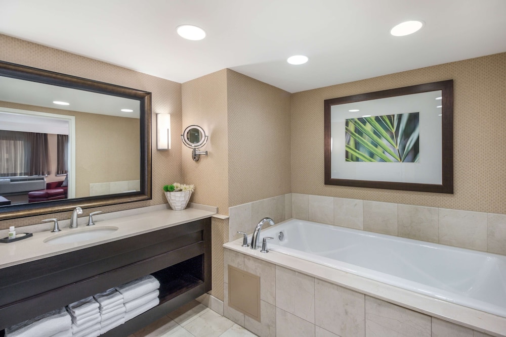 Sonesta Los Angeles Airport LAX 15/50