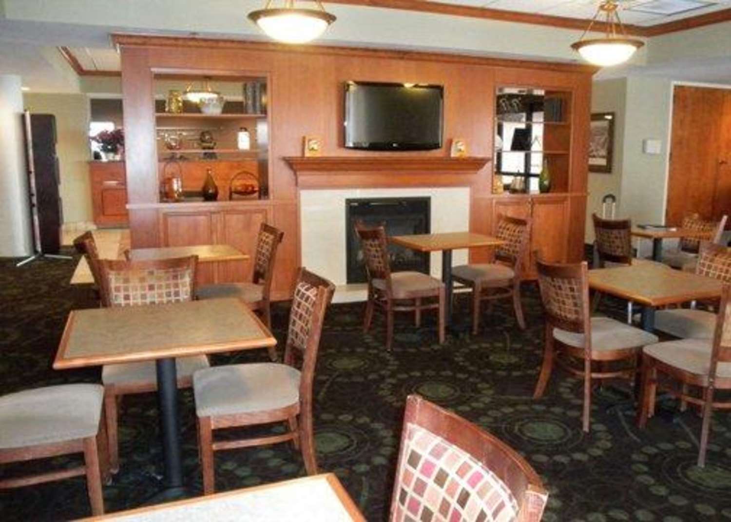 Quality Inn Florissant St Louis 4/6