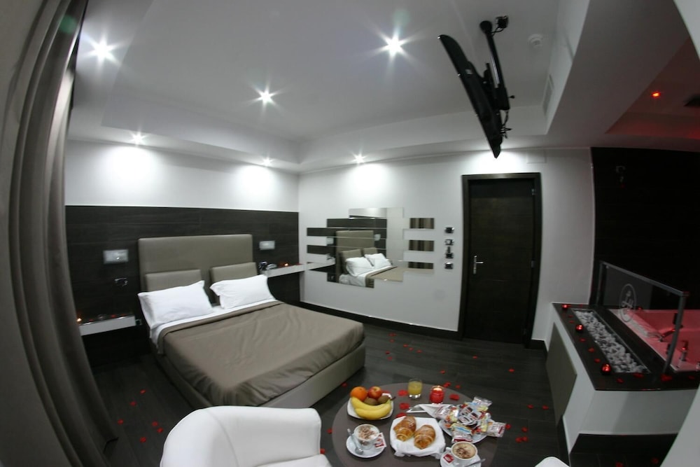 Hotel Luxor 8/28
