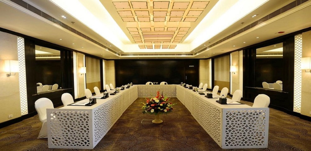 Hotel Sayaji Raipur 41/73