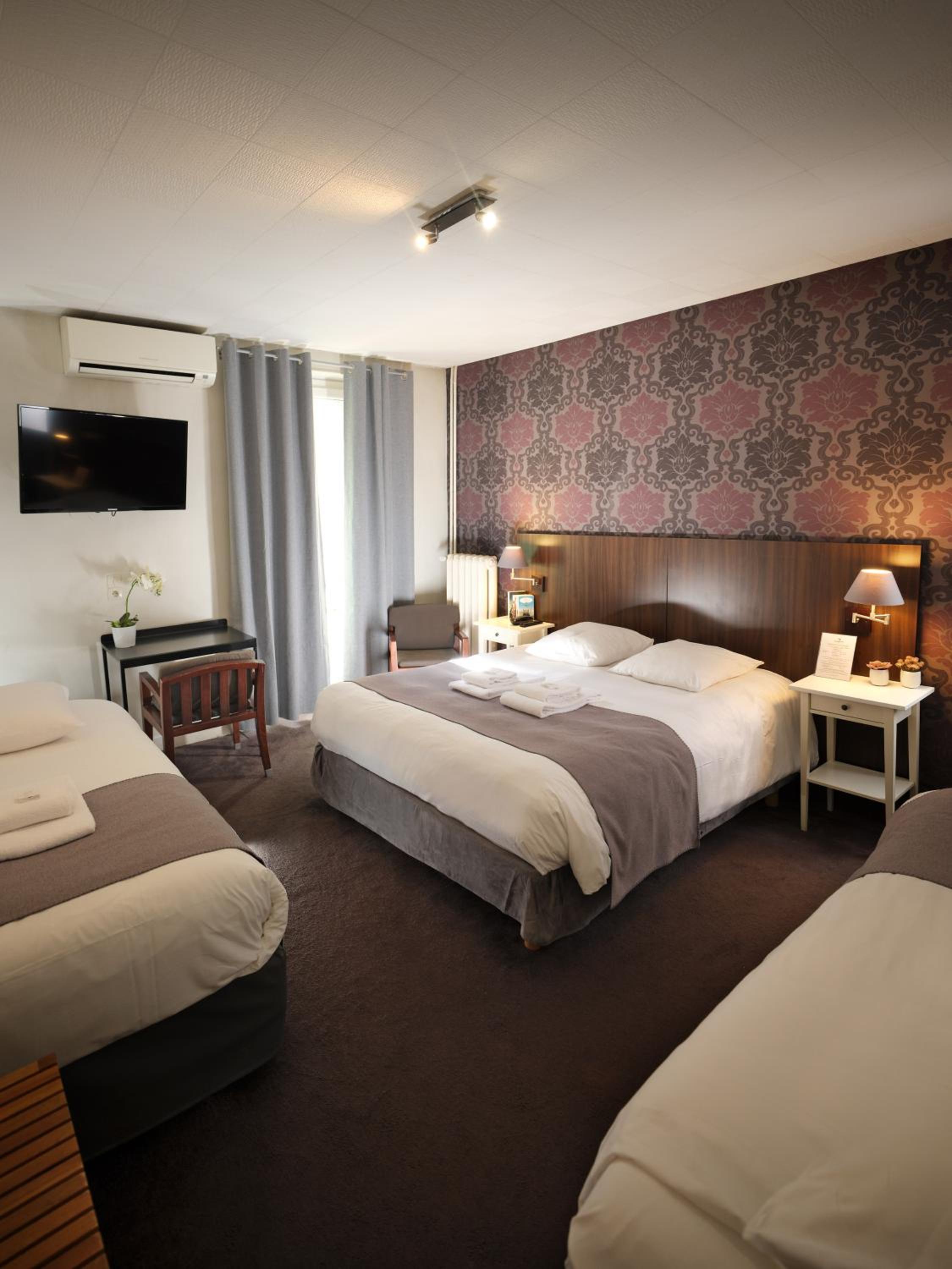 Hotel Les Negociants 27/56