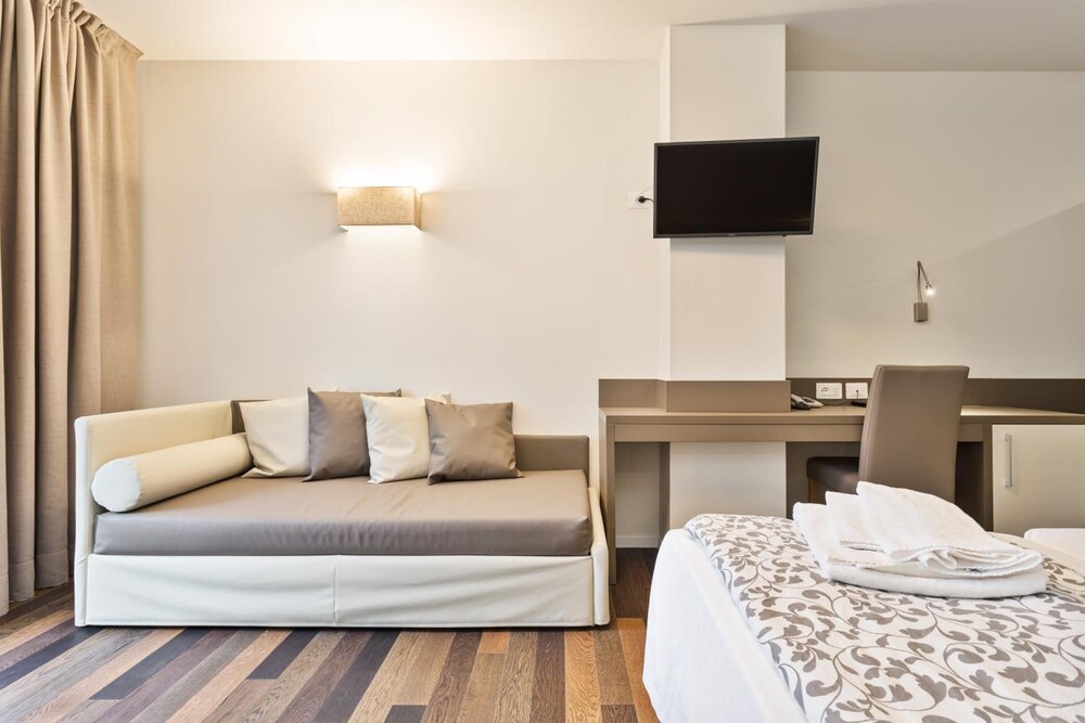 Albergo Gardesana 39/71