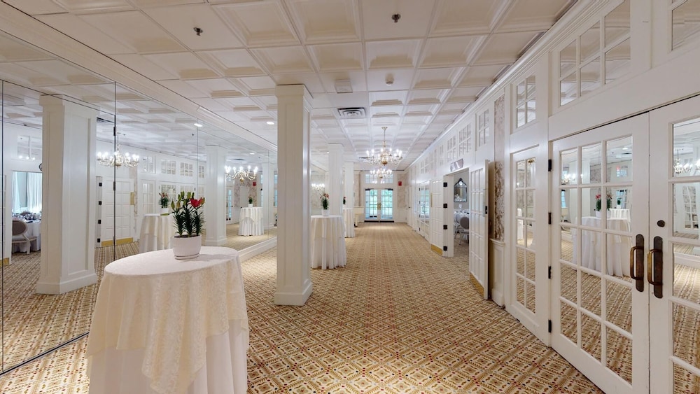 Simsbury Inn 20/35