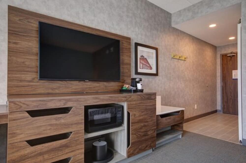 Hampton Inn and Suites by Hilton Waterloo St. Jacobs 38/45