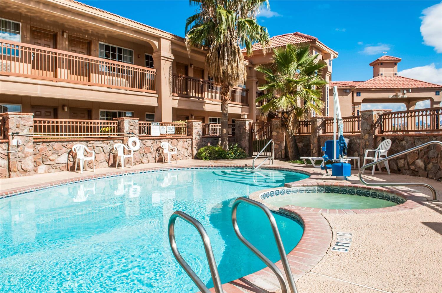 Quality Inn Suites Las Cruces University Area 17/25