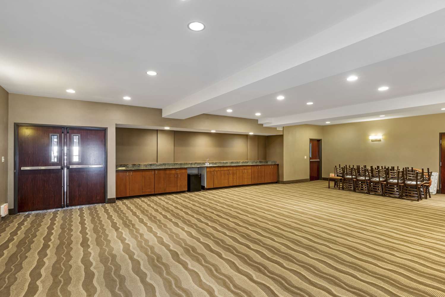 Comfort Inn & Suites Gillette near Campbell Medical Center 12/44