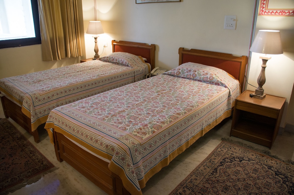 Hotel Megh Niwas 9/46