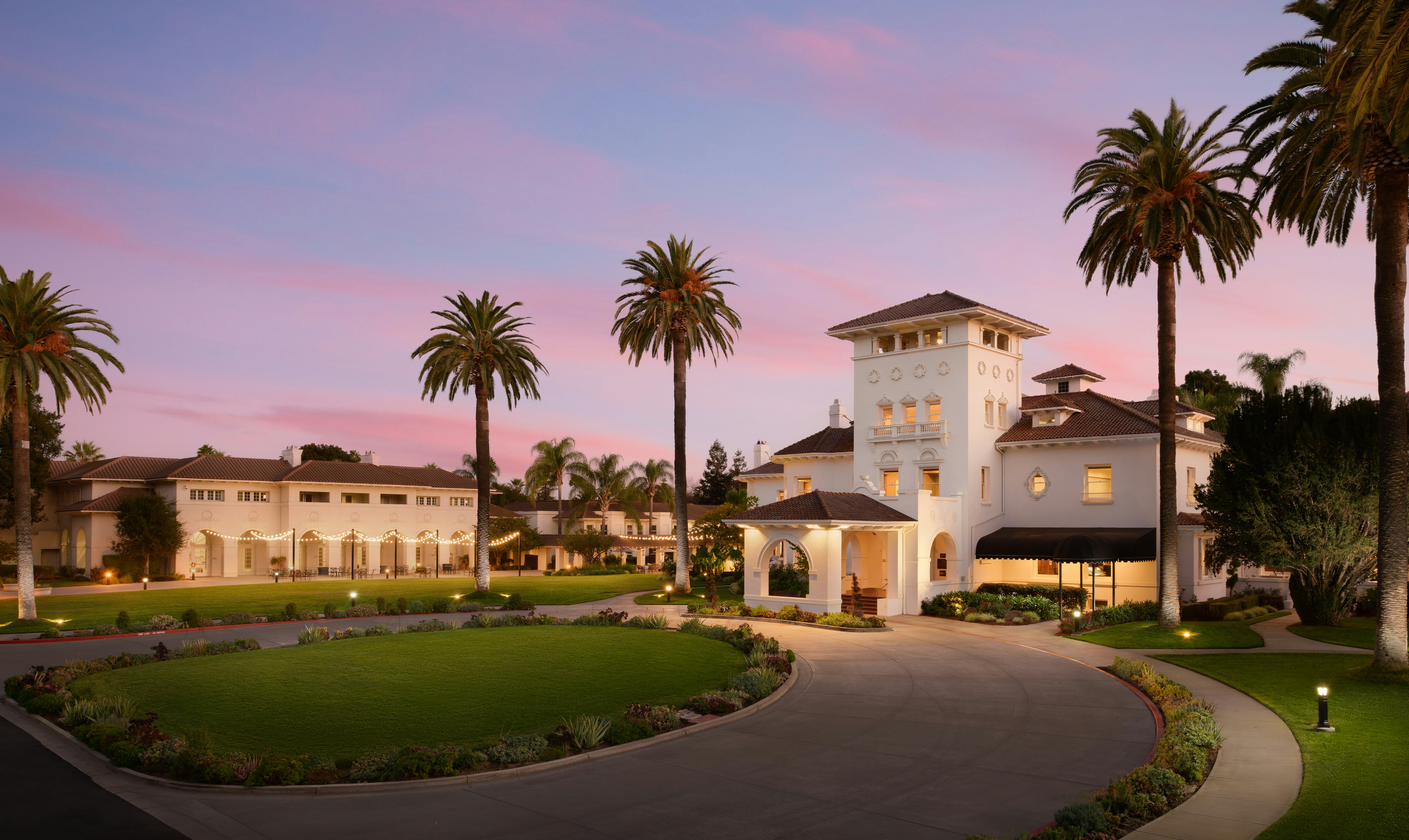 Hayes Mansion San Jose, Curio Collection by Hilton 39/41