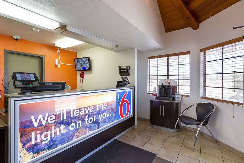 Motel6 Mesa, AZ - South 13/47