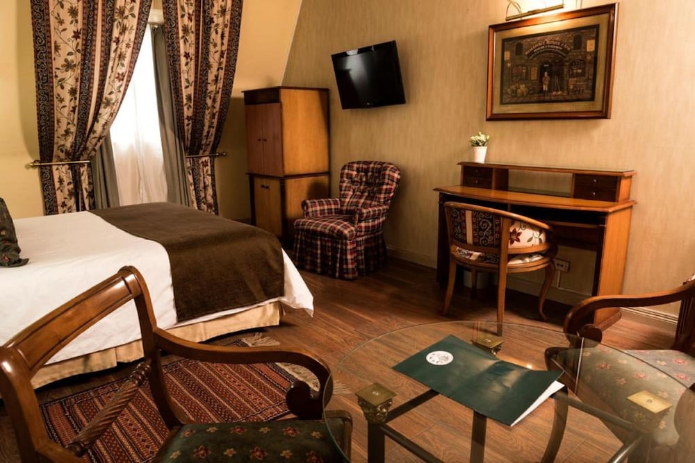 MAYFLOWER SUITES 28/42