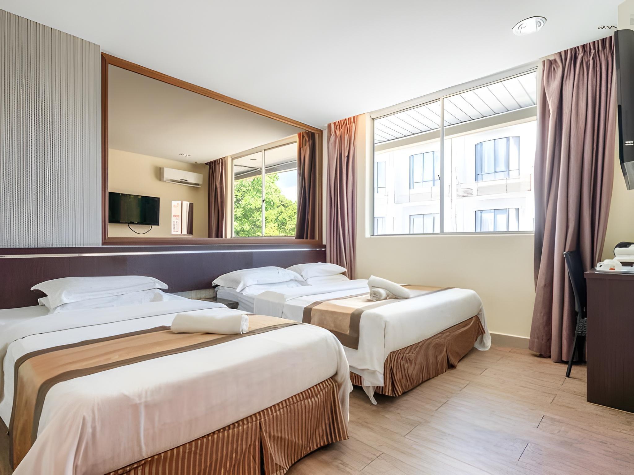 Goldenhill Hotel 15/19
