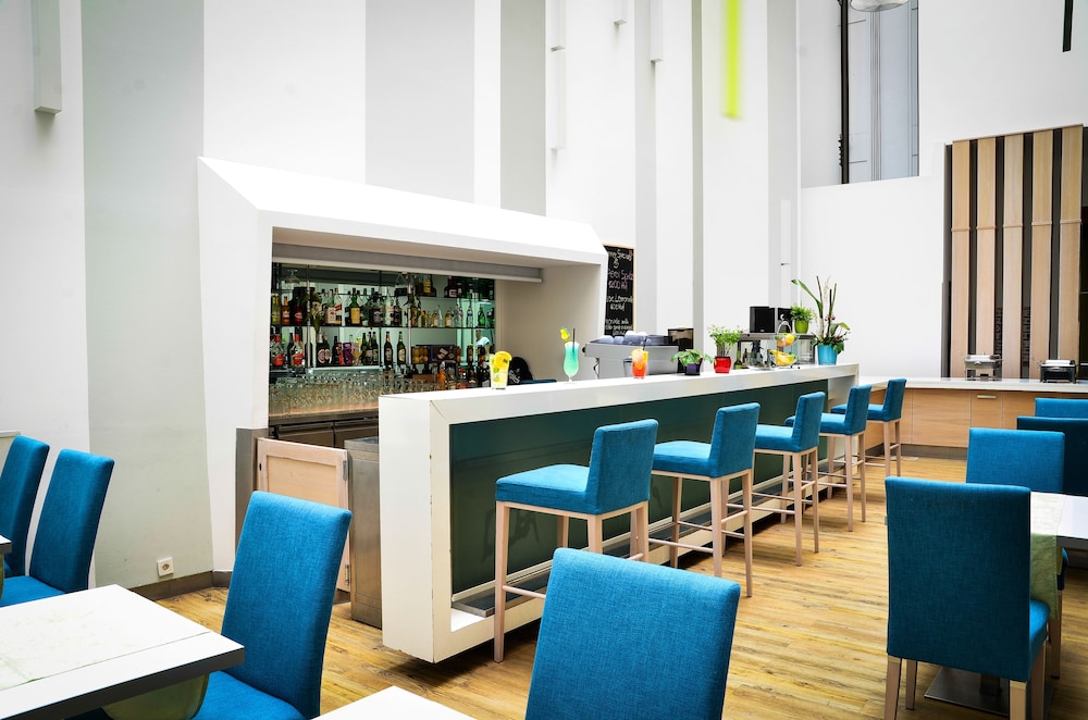 Atrium Hotel by Mellow Mood Hotels 56/64