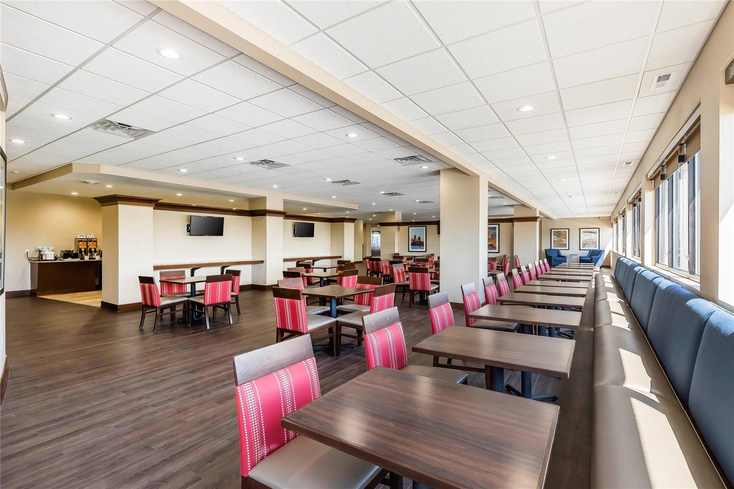 Comfort Inn & Suites Event Center 4/9