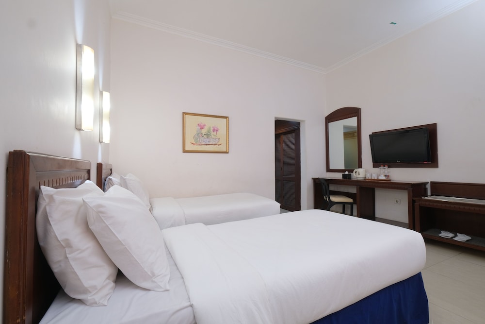 Grand Orchid Hotel 18/23