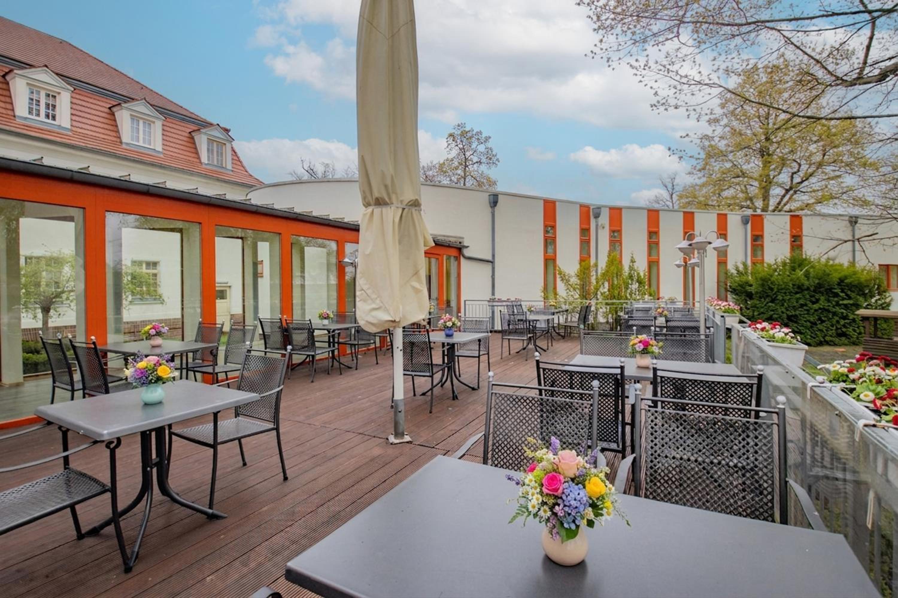 Seehotel Grossraeschen 18/32