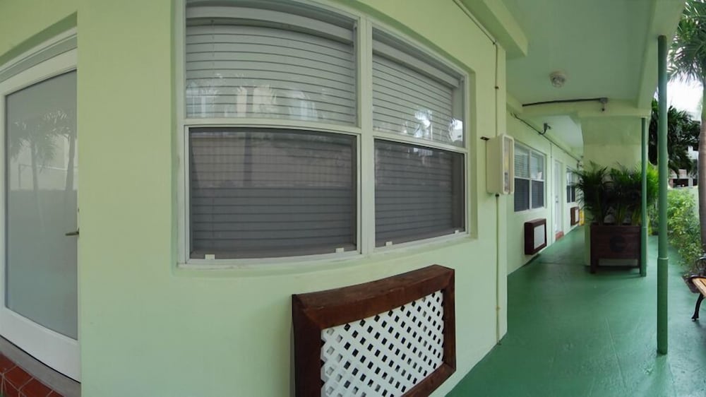SUITES ON SOUTH BEACH 3/65