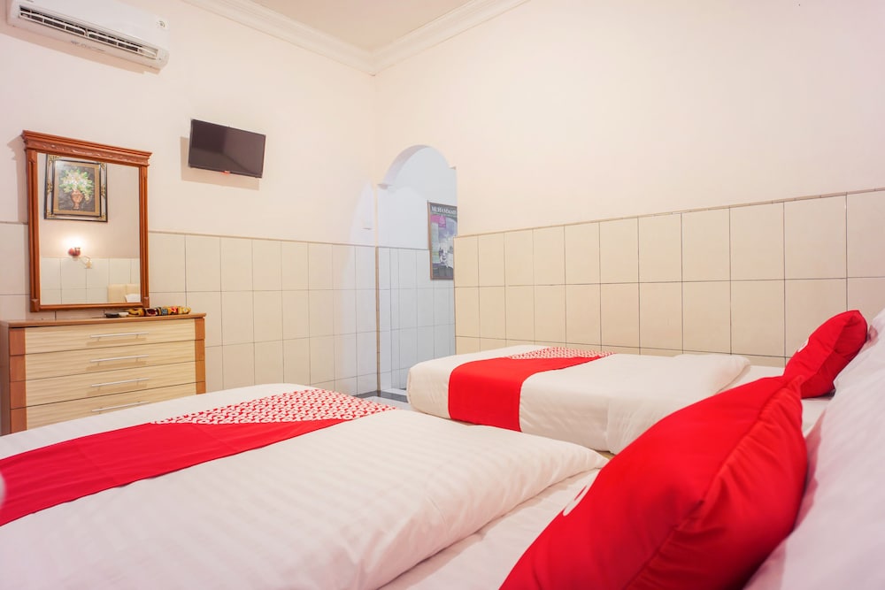 OYO 2180 Vina Vira Hotel 16/31