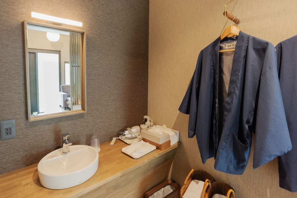 Classic, Twin Beds, Hot Spring Bath, Annex، Kusatsu Onsen Eidaya 2/2