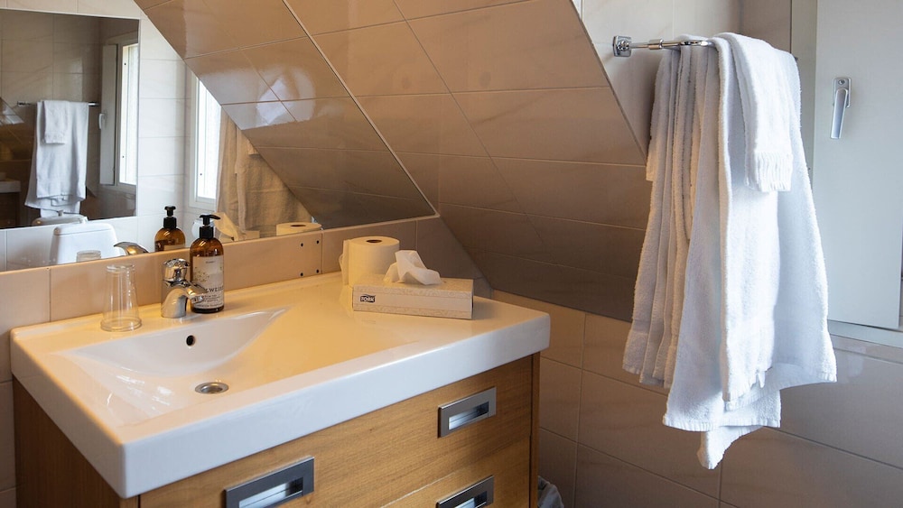Treetop Spa Hangout & Hotel 50/50