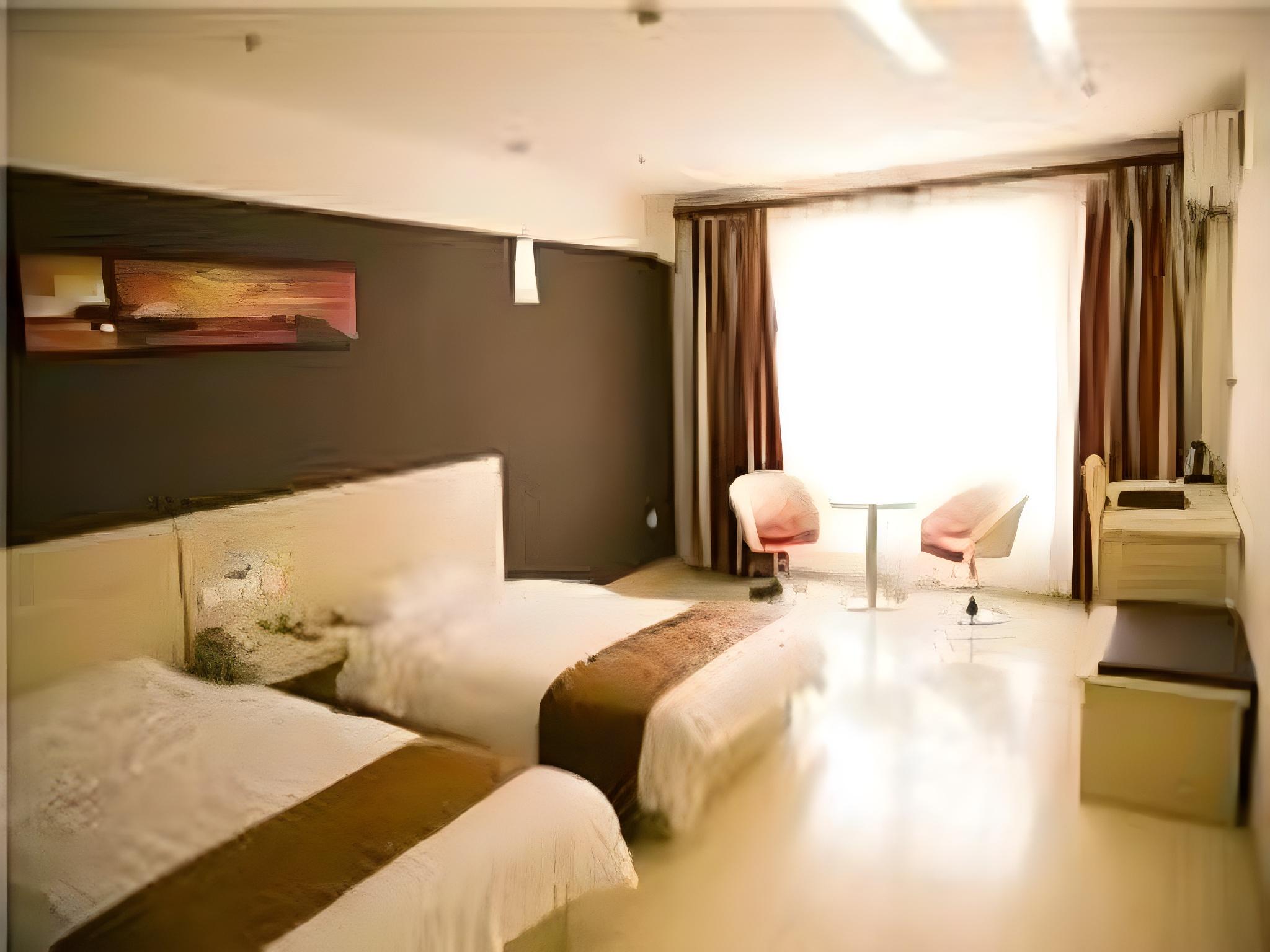 Senior, Suite