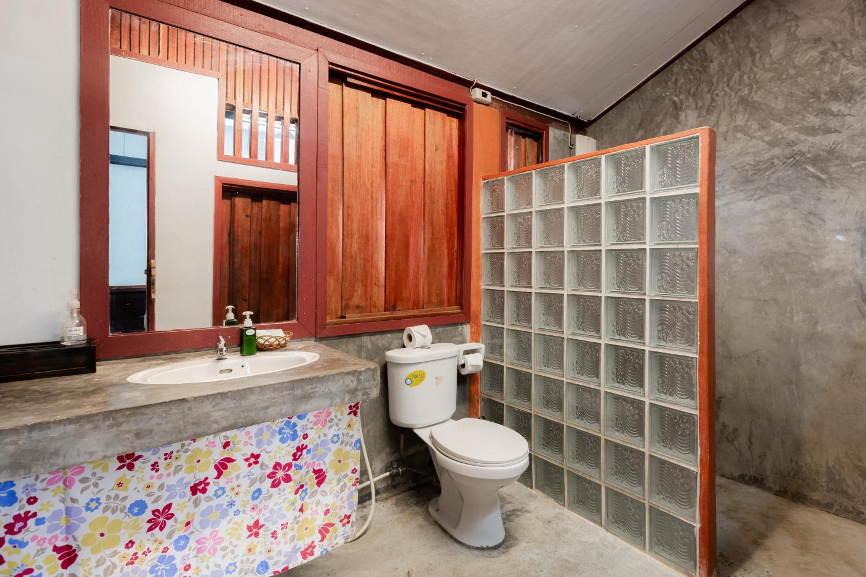 Bungalow, Twin Beds, with Fan
