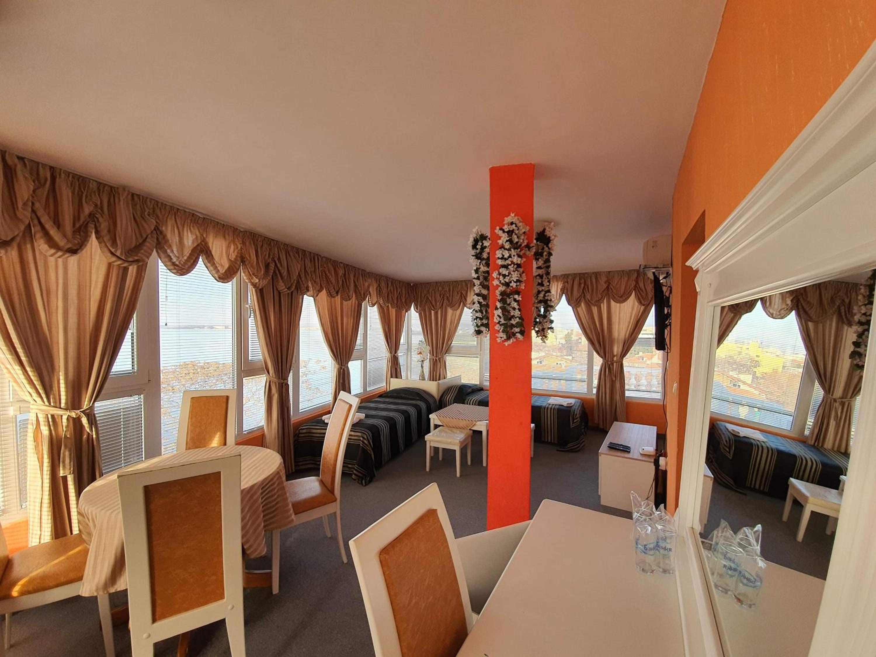 Hotel Paros 33/50