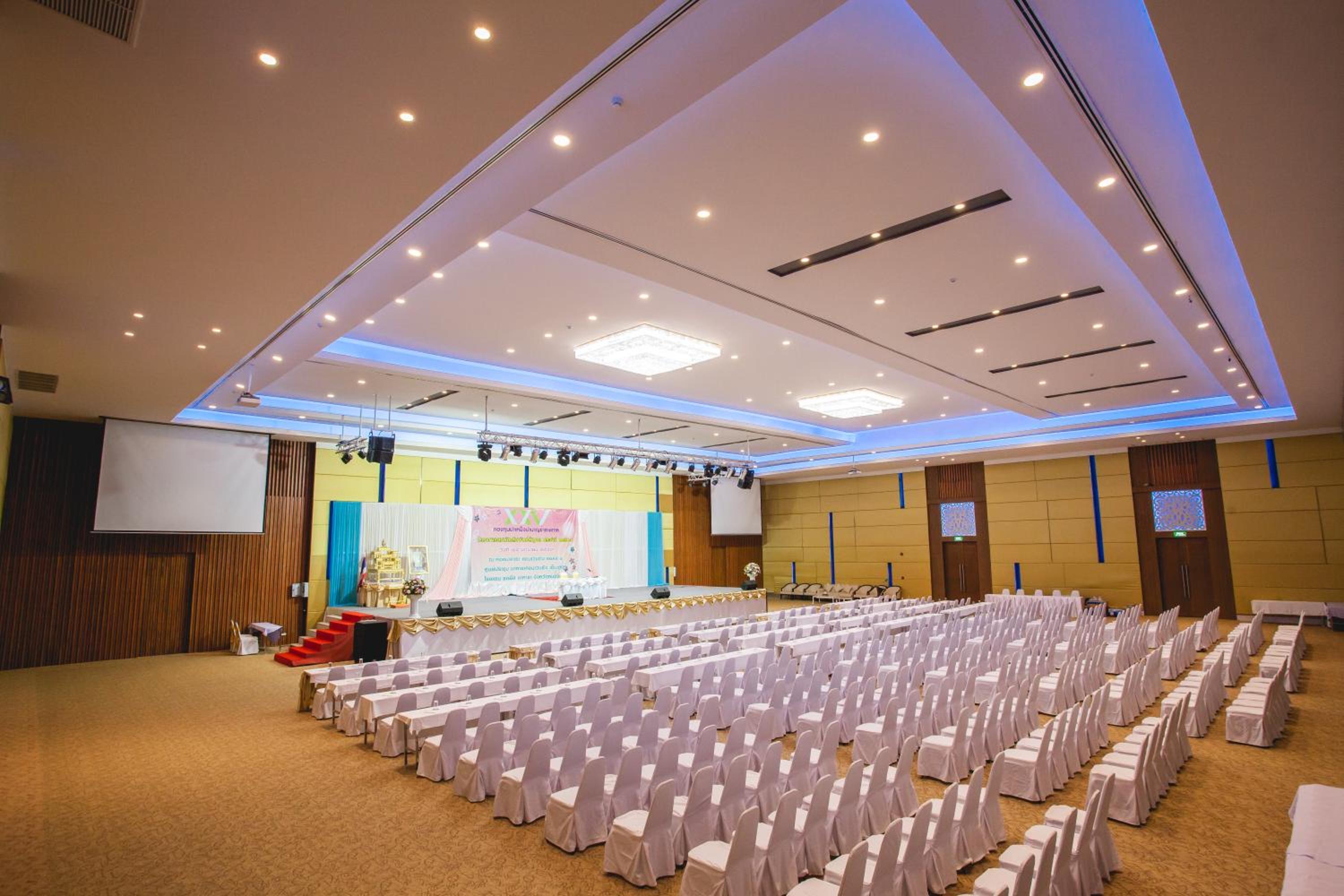 Royal Nakhara Hotel Nongkhai 11/50