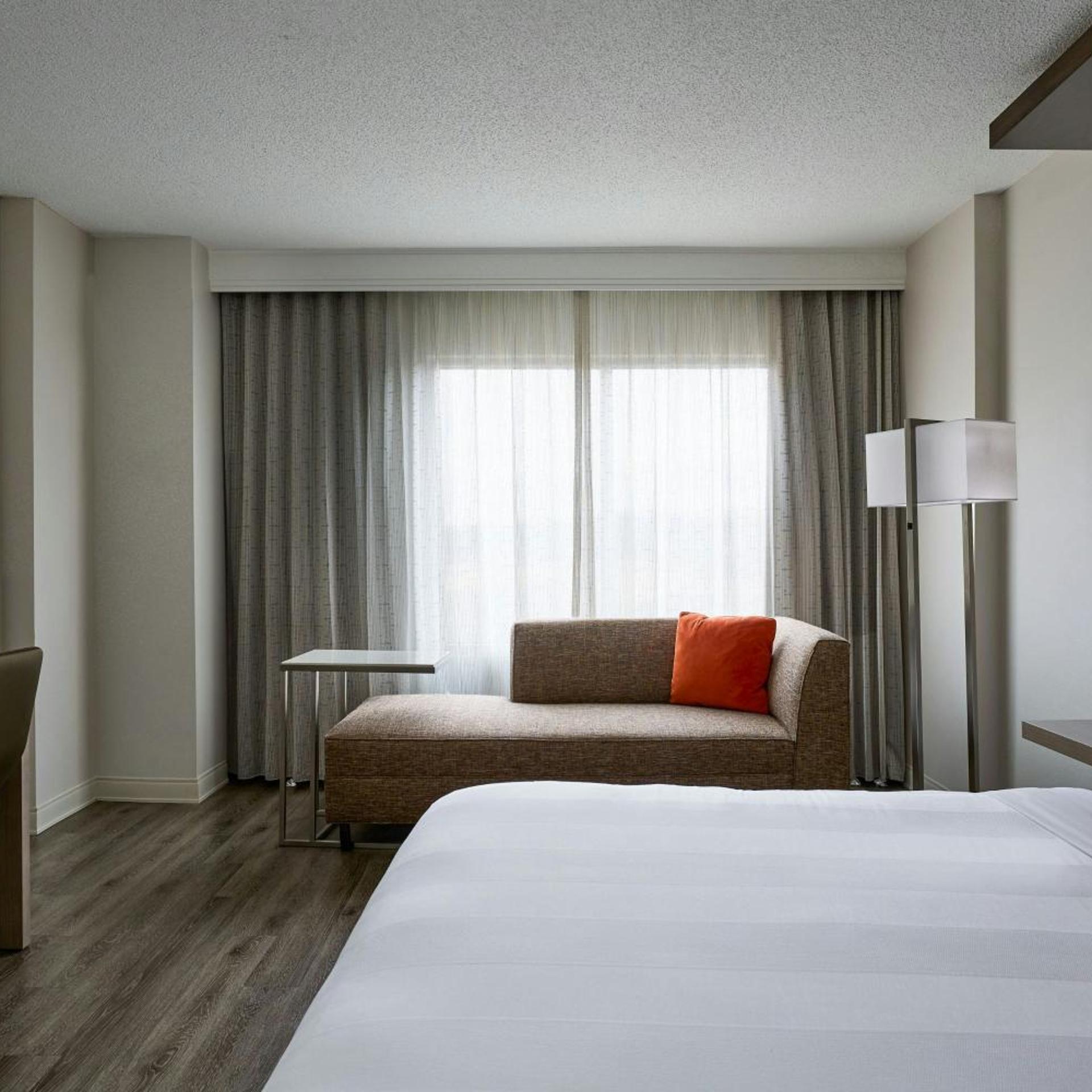 غرفة بسرير كينج أو سرير مزدوج، Marriott Meadowview Conference Resort Convention Center 4/10