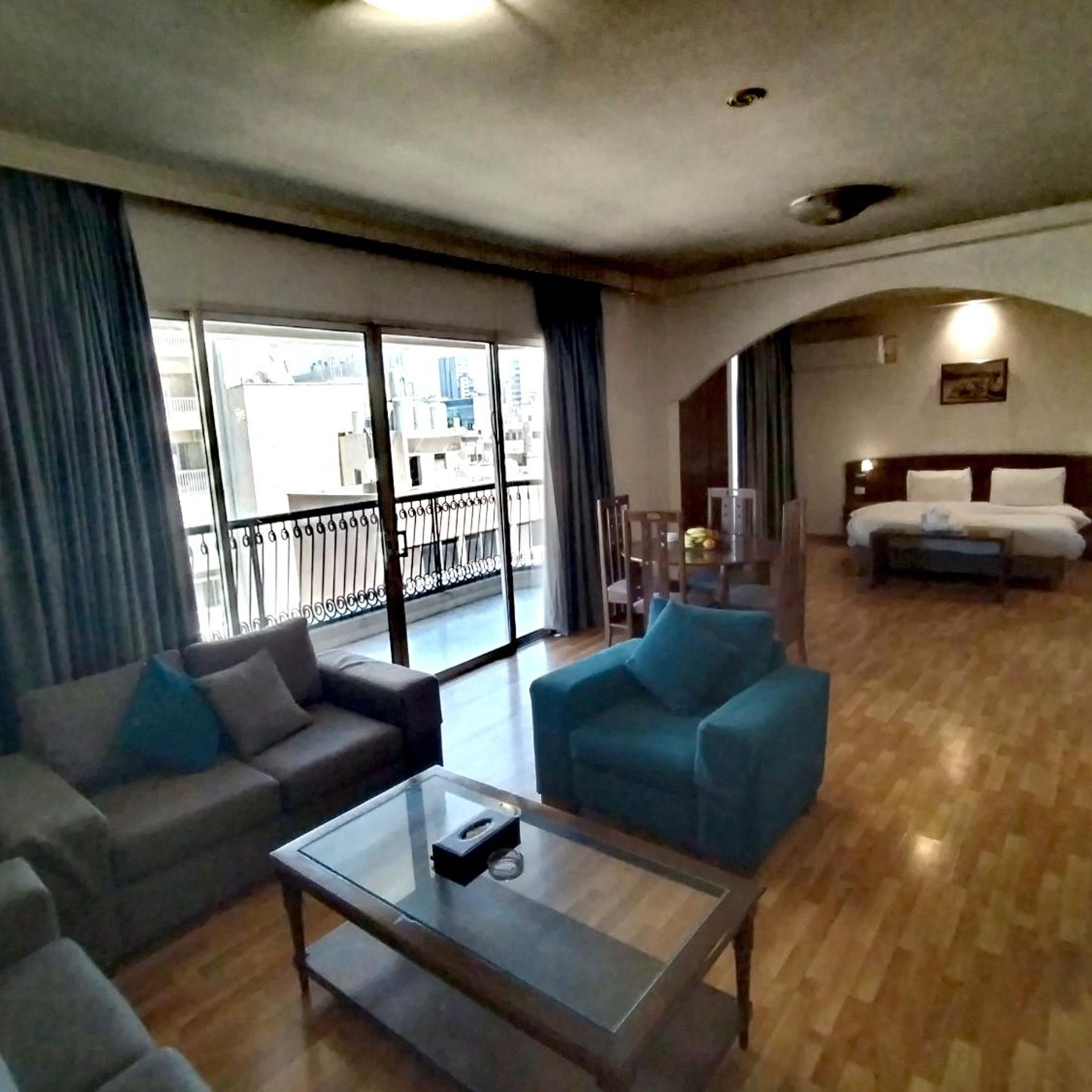 White House Suites 45/58