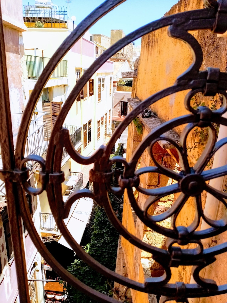 Palazzo Di Petro 36/50
