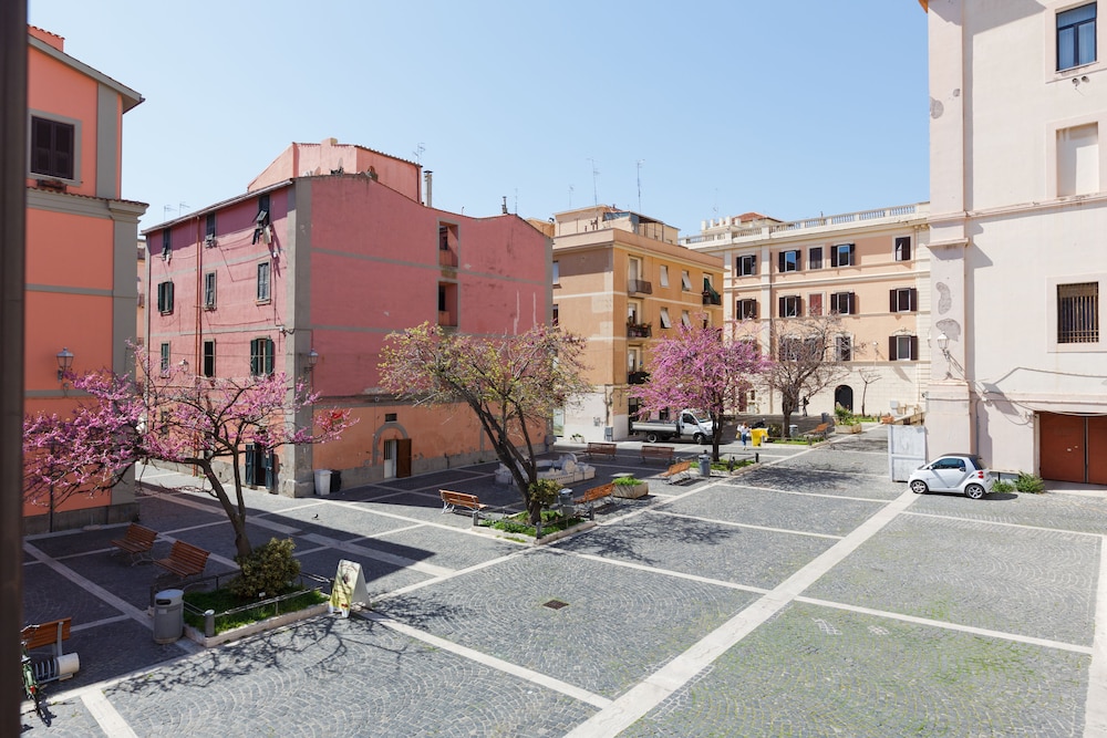 B&B Piazza Fratti 53/69