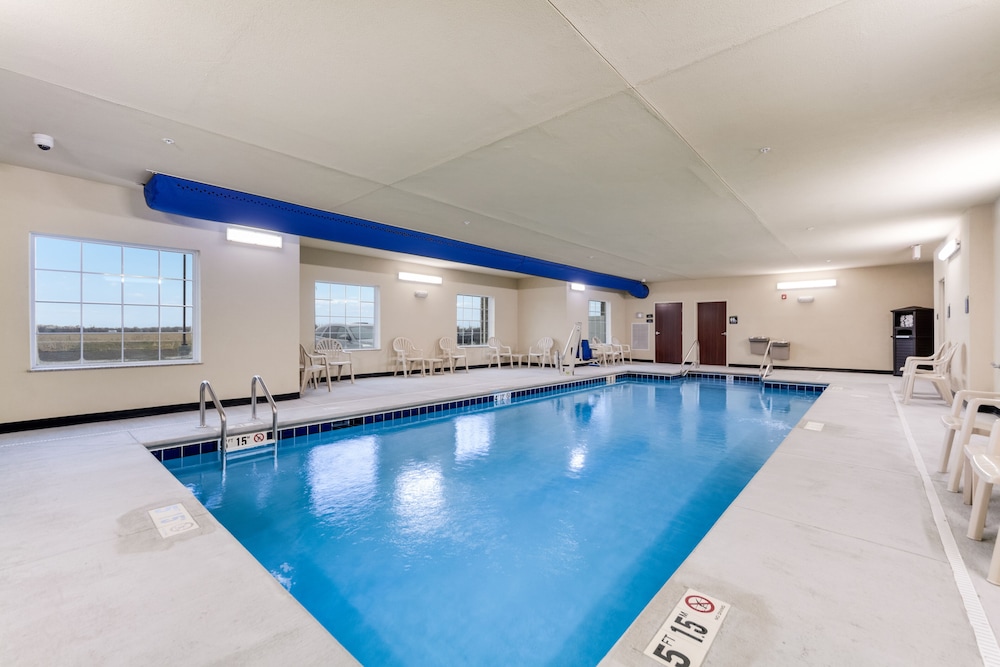 Cobblestone Hotel & Suites - Cozad 24/45