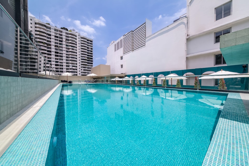 Court Wing Hotel Sukhumvit Bangkok 51/54