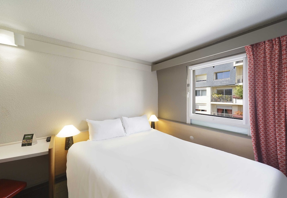 B&B HOTEL Lourdes Centre Gare 3 etoiles 16/48
