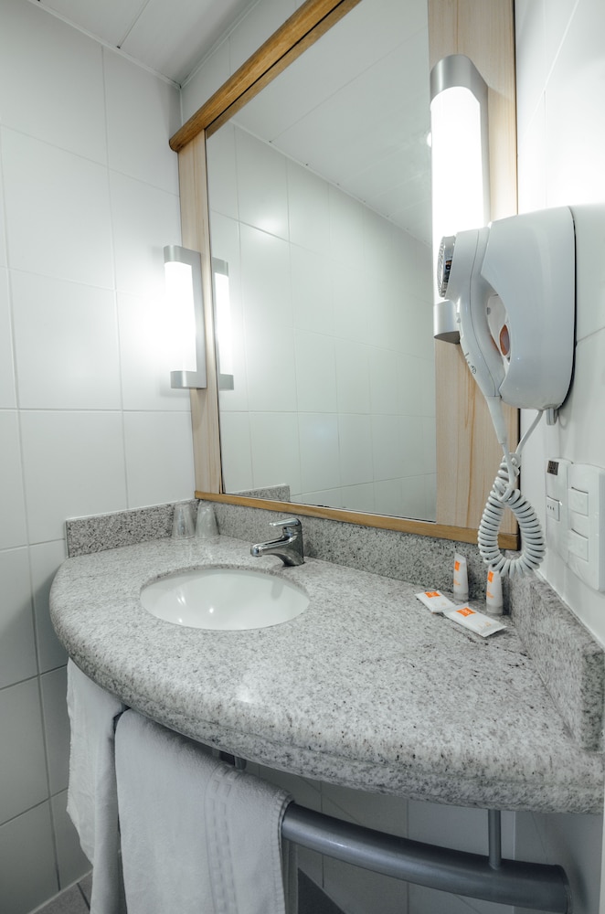 Ibis Copiapo Hotel 33/34