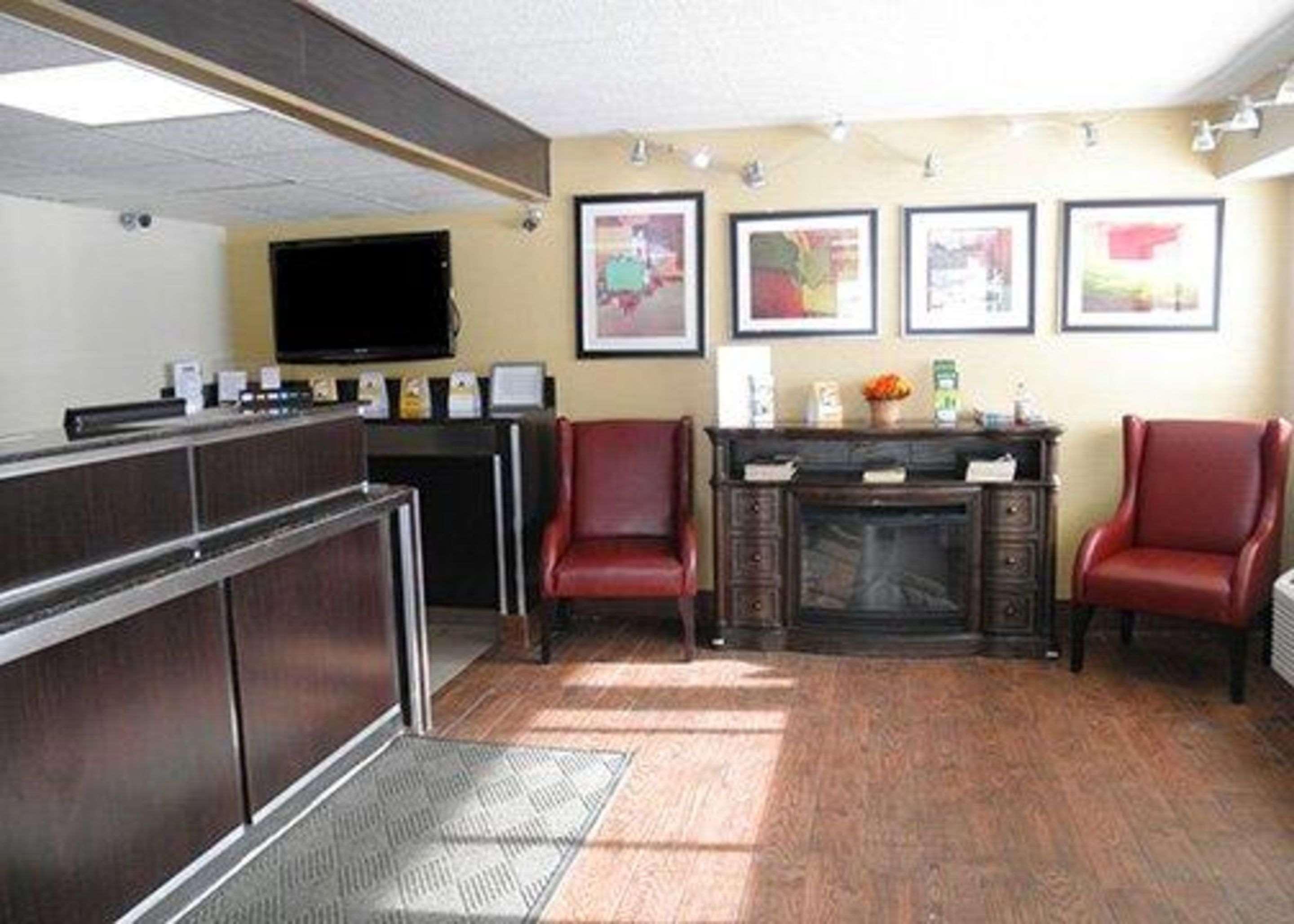Rodeway Inn Fort Wayne near Glenbrook Square 18/18