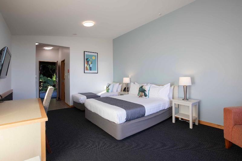 Rainforest, Triple, Single, Queen Bed, Terrace