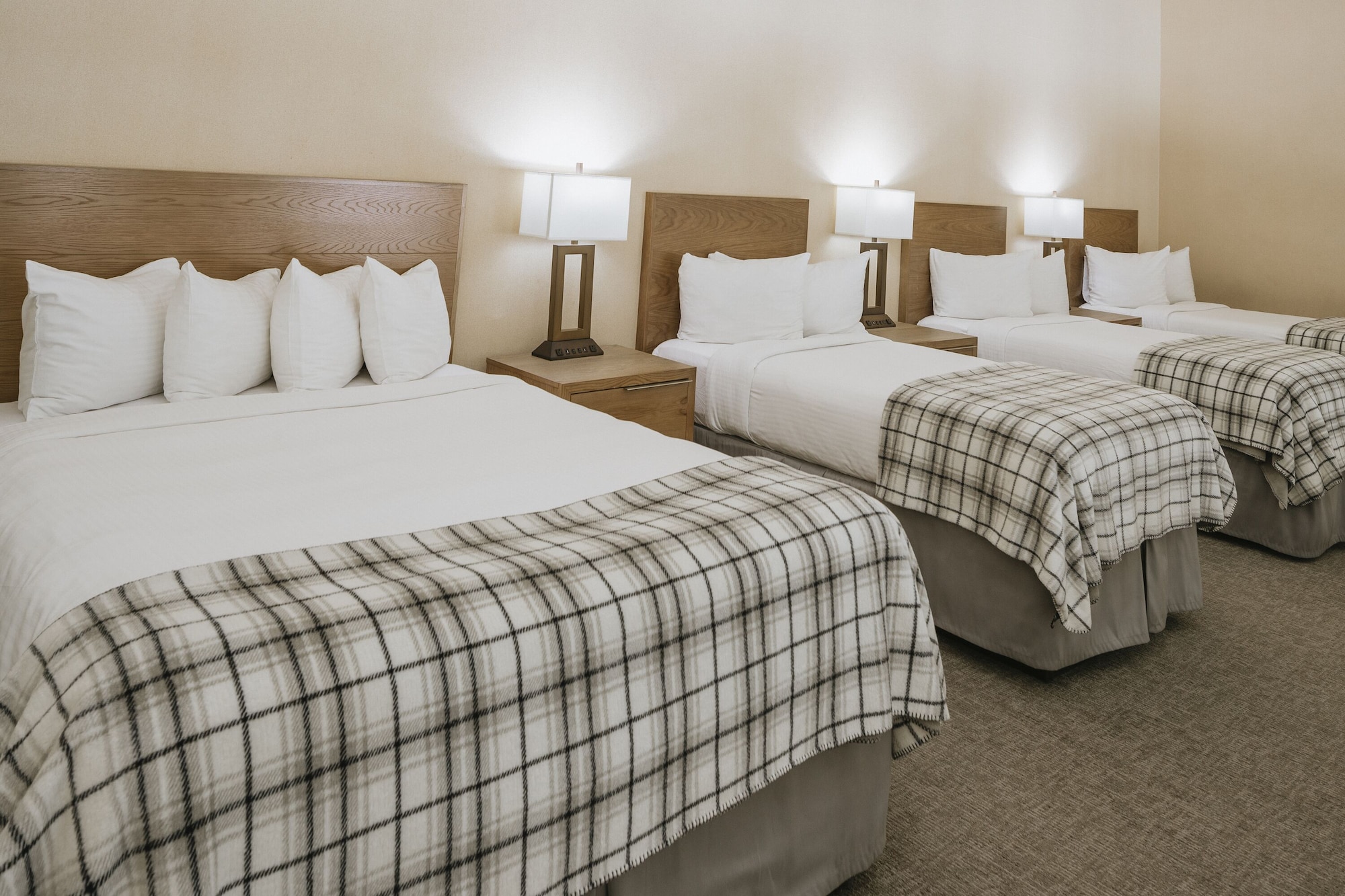 Condominium, 2 Bedrooms, Condo, Loft, 1 King and 2 Queen Beds