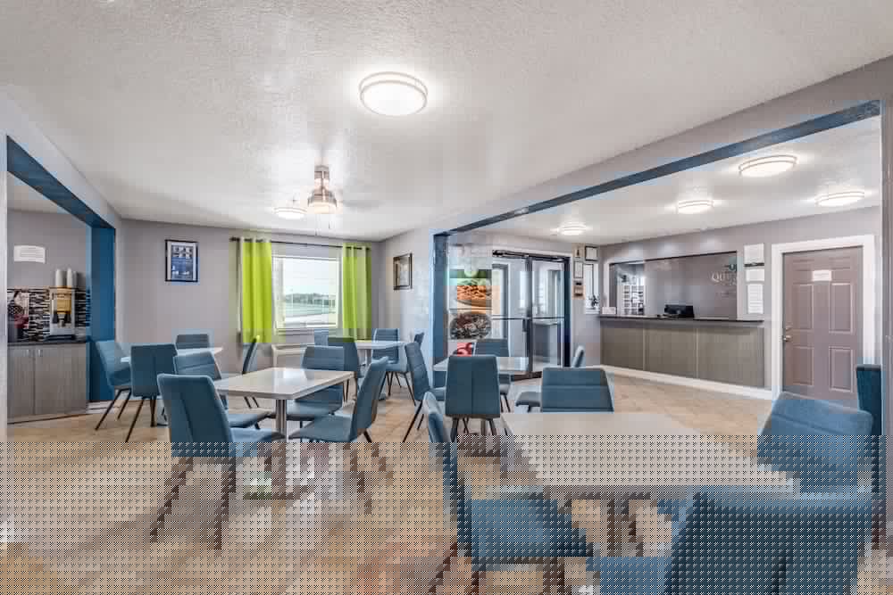 Quality Inn I-10 East near Frost Bank Center 31/42