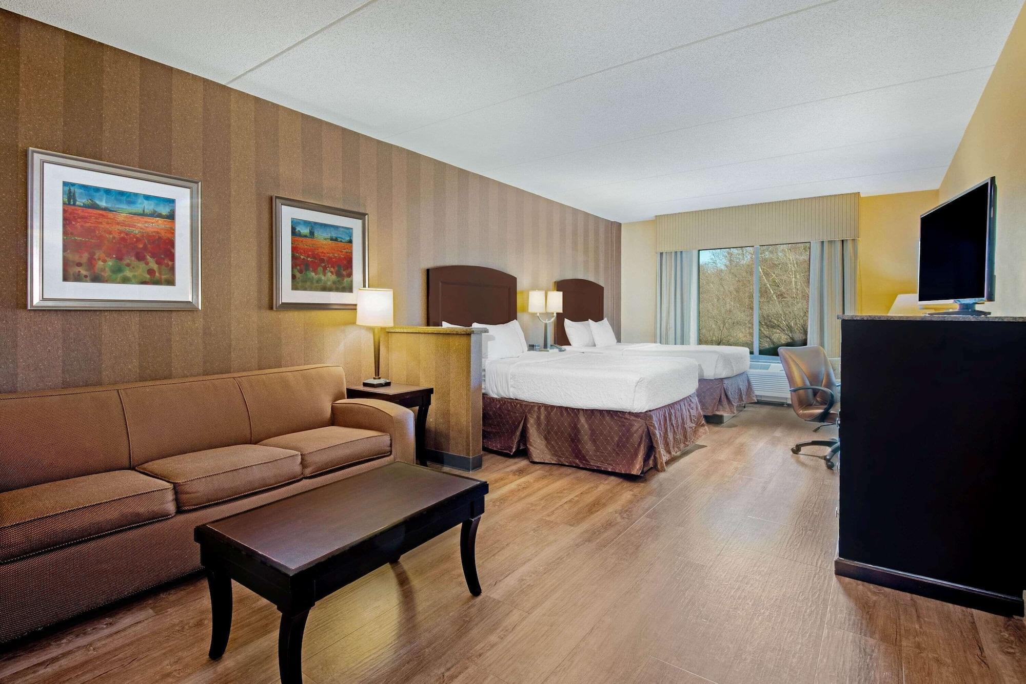 Studio, Suite, Multiple Beds