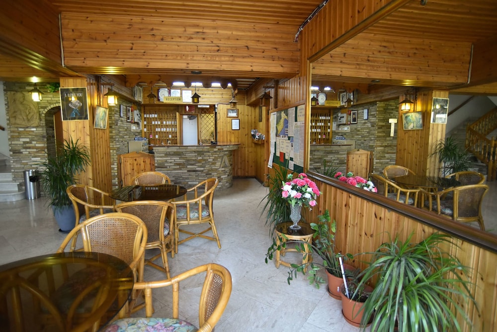 Elysso Hotel 51/60