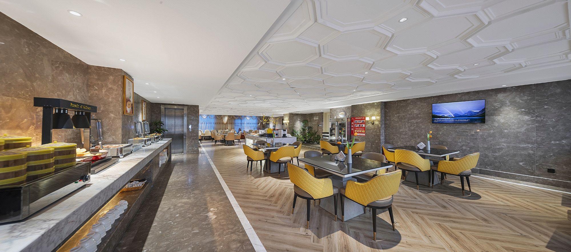 Vienna International Hotel (Luyi Passenger West Station) 19/33