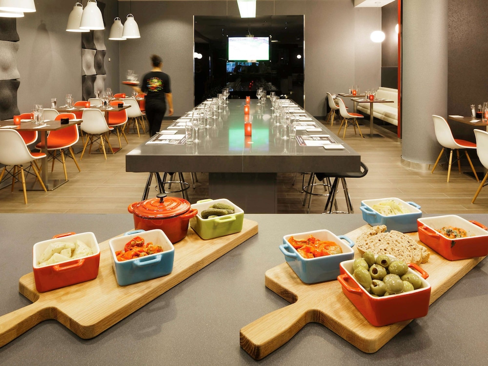 restaurant cafeteria